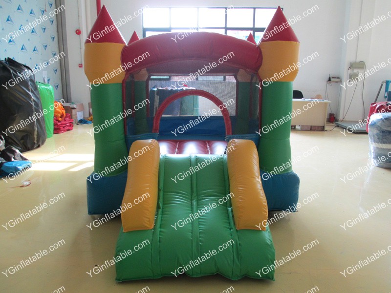 maison gonflable pour enfants avec tobogganGB513