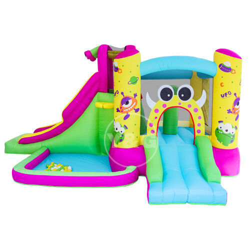Espace gonflable avec obstacle et toboggan